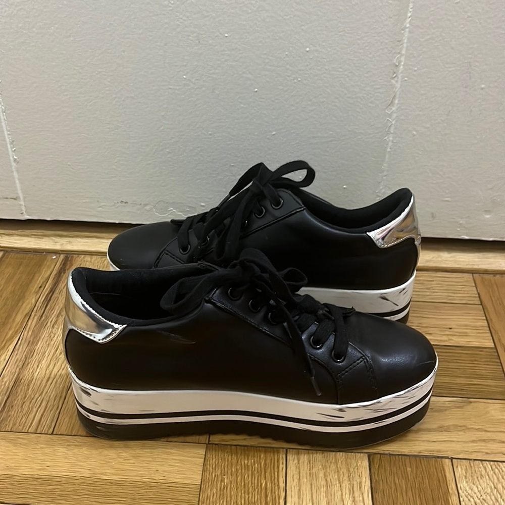 Platform sneakers